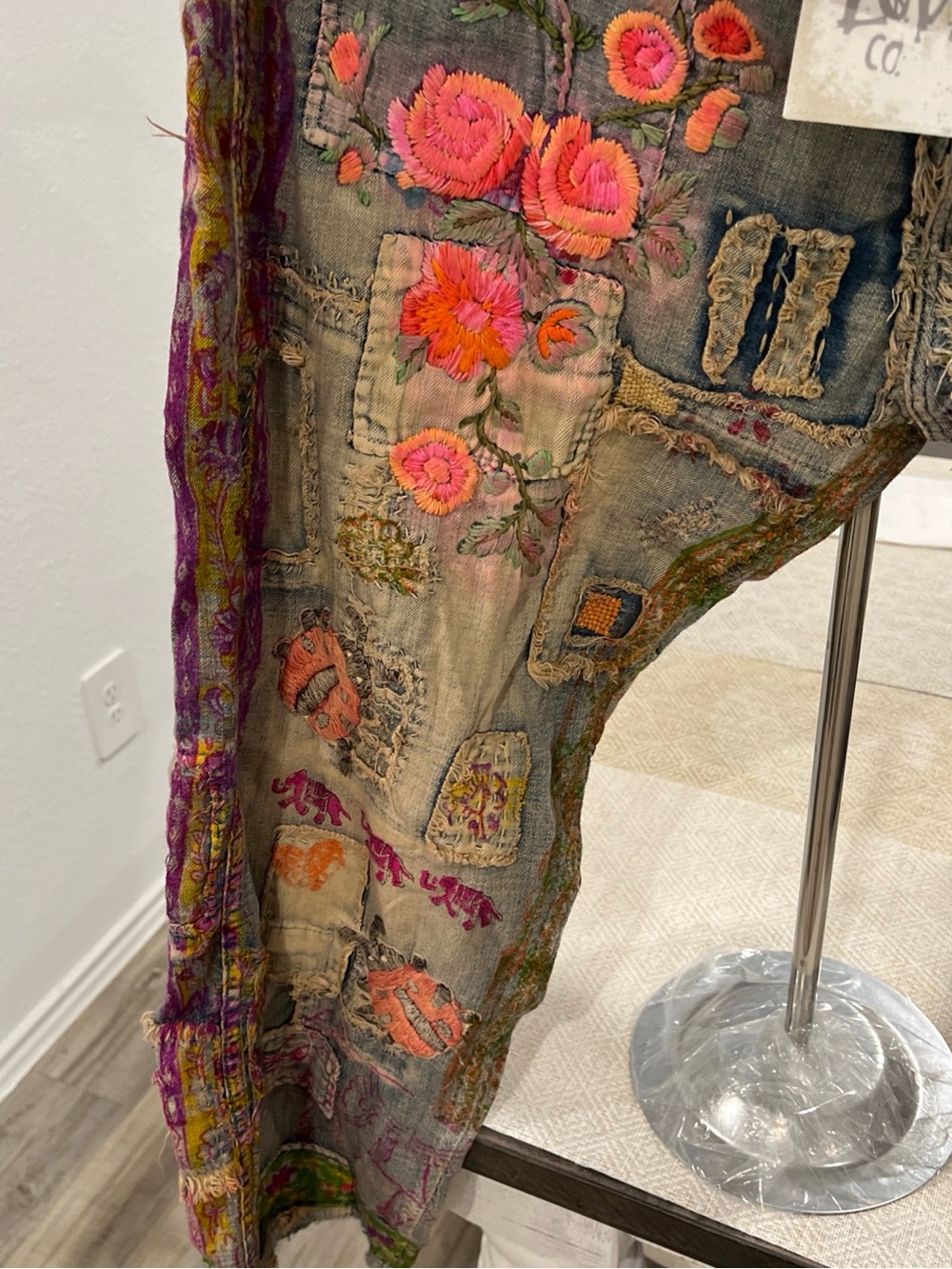 Magnolia Pearl Gray Denim Wide-Leg Jeans with Pink & Orange Embroidery - Picture 5 of 15
